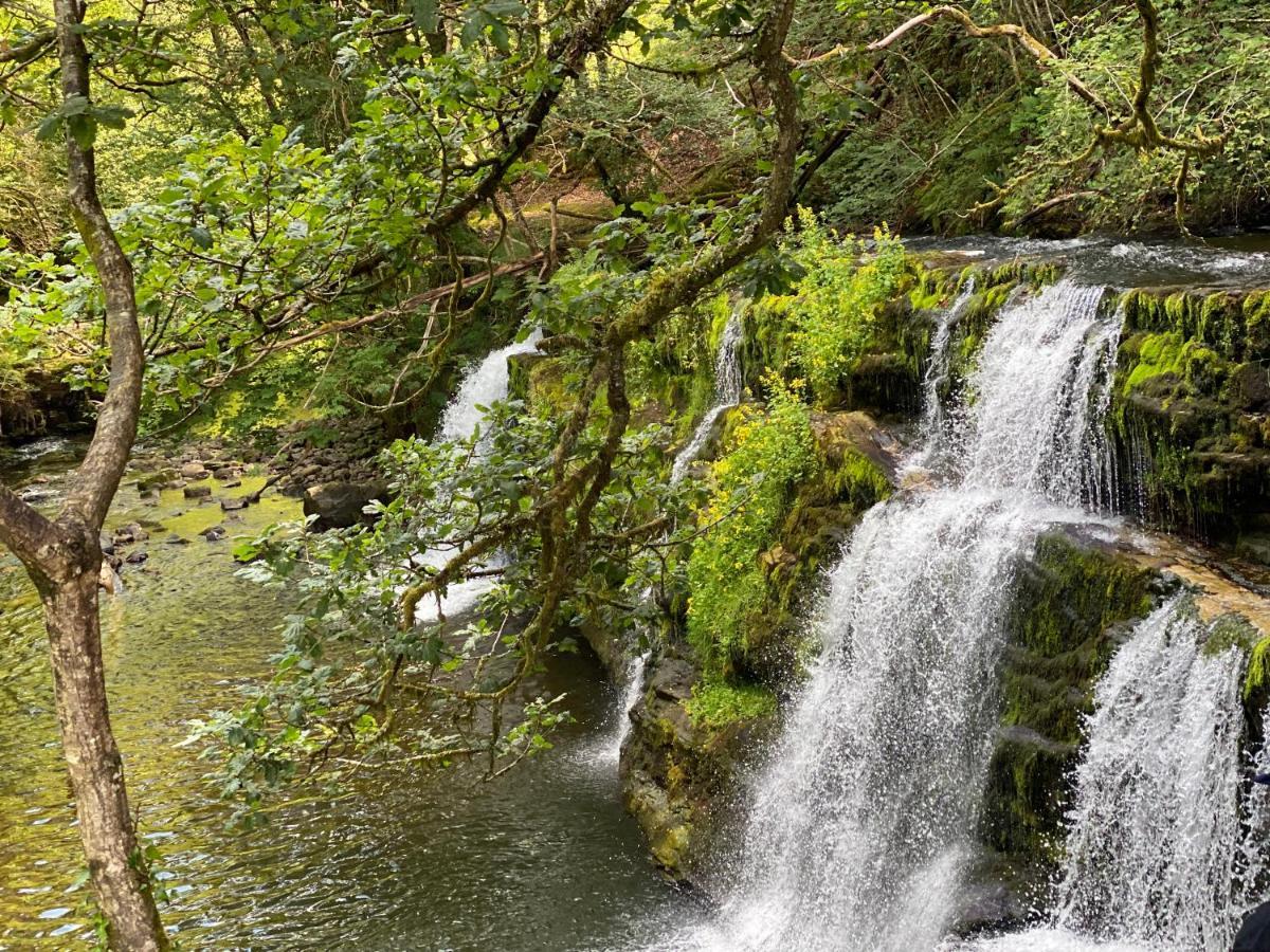 The Cwtch, Log Fire, Sleeps 6, Nr Zip World, Brecon And Bike Park Wales Villa Aberdare Buitenkant foto