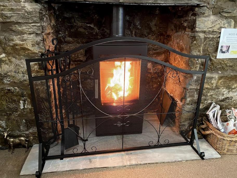 The Cwtch, Log Fire, Sleeps 6, Nr Zip World, Brecon And Bike Park Wales Villa Aberdare Buitenkant foto