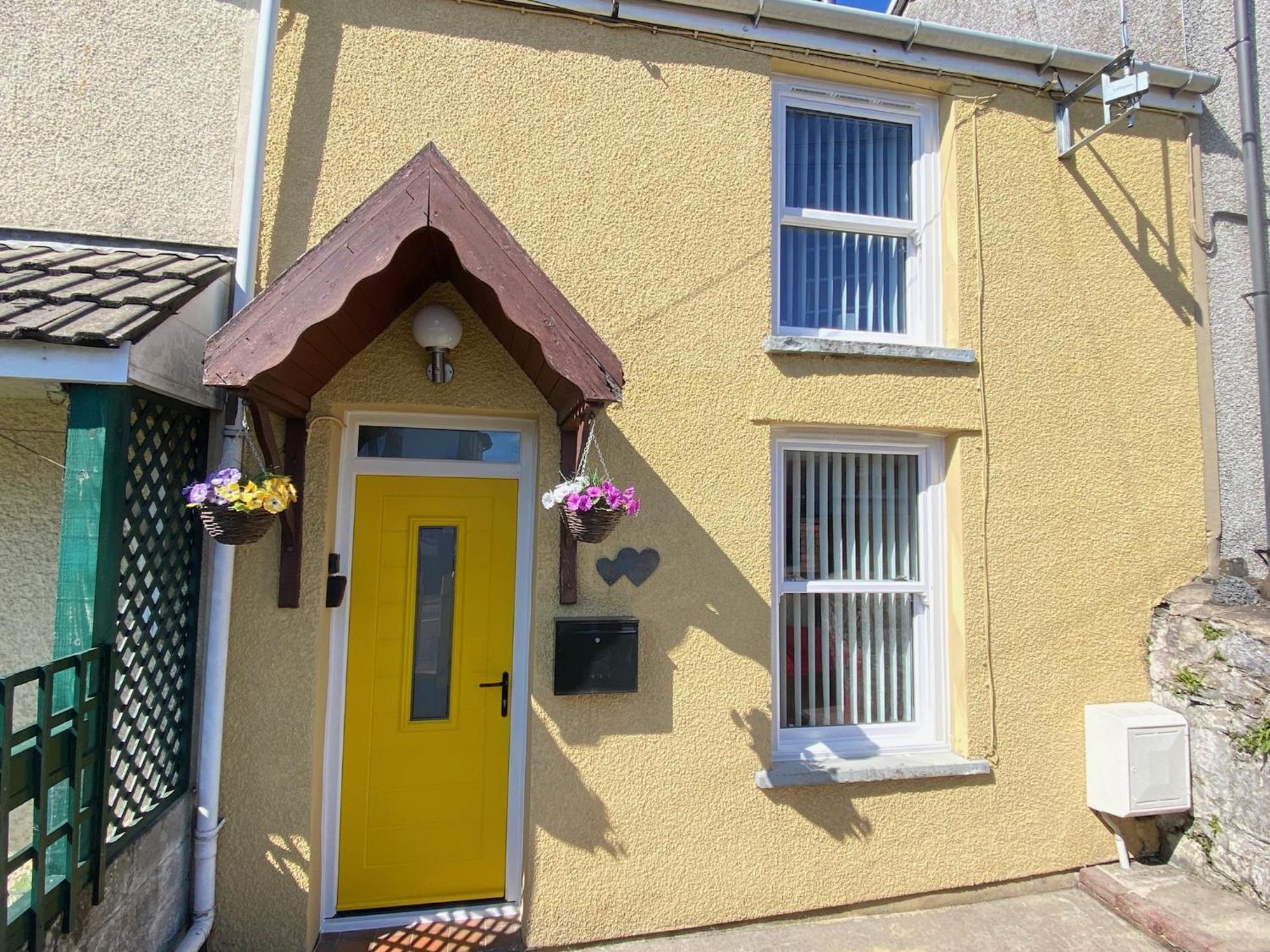 The Cwtch, Log Fire, Sleeps 6, Nr Zip World, Brecon And Bike Park Wales Villa Aberdare Buitenkant foto