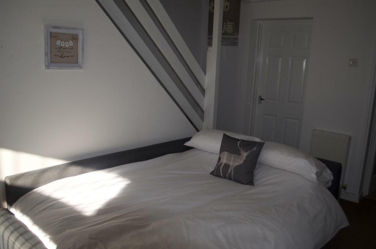 The Cwtch, Log Fire, Sleeps 6, Nr Zip World, Brecon And Bike Park Wales Villa Aberdare Buitenkant foto
